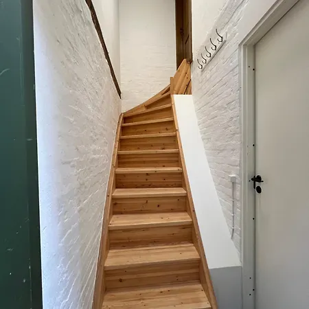 The Cozy Cave Center Apartment *