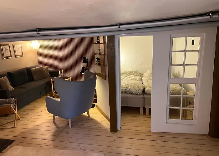 The Cozy Cave Center אודנזה