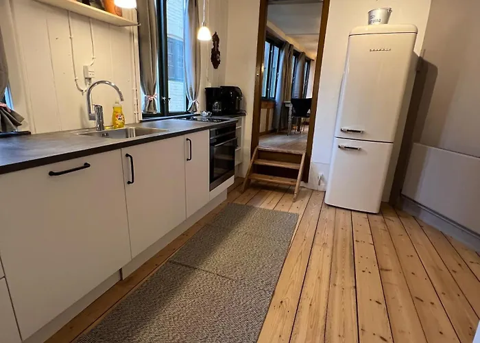 The Cozy Cave Center Apartment *