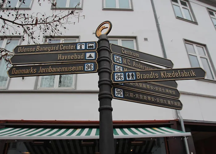 The Cozy Cave Center דירה